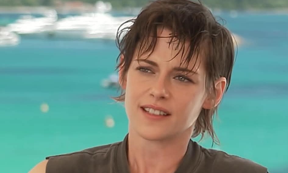 Kristen Stewart chinh phục khán giả Pháp với phong cách tomboy cá tính - hình ảnh - new88pg.vip