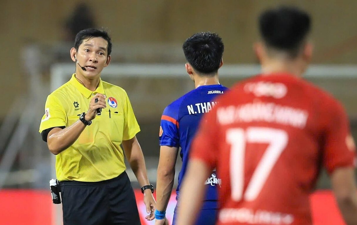 Link vào nhà cái NEW88 – Cập nhật chấn động từ V-League: Trọng tài bị treo còi sau sai lầm nghiêm trọng - hình ảnh - new88pg.vip