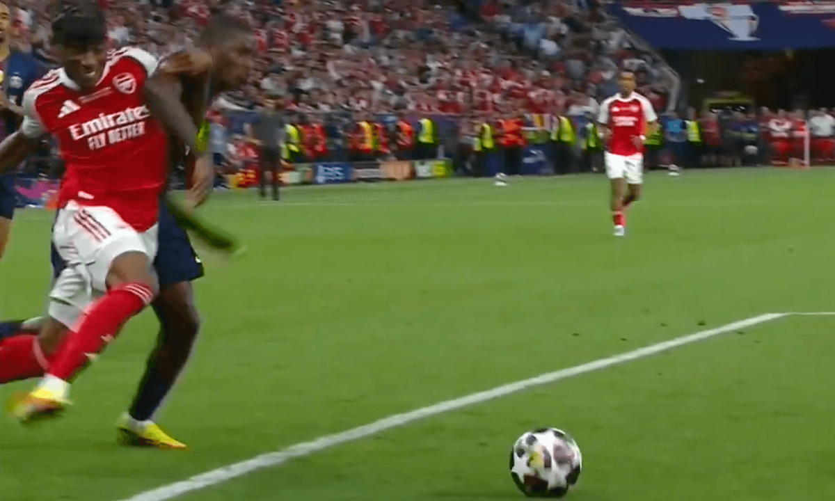 4 tranh cãi quanh trận PSG thắng Arsenal ở chung kết Champions League - hình ảnh - new88pg.vip