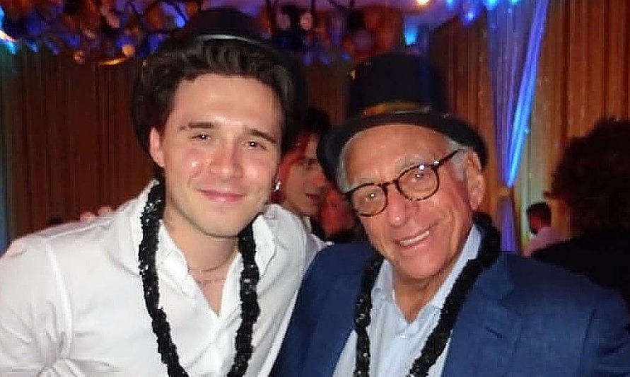Brooklyn Beckham chúc sinh nhật bố vợ giữa tin đồn bất hòa gia đình - hình ảnh - new88pg.vip Brooklyn Beckham chúc sinh nhật bố vợ giữa tin đồn bất hòa gia đình - hình ảnh - new88pg.vip
