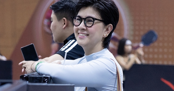 Diễn viên Kim Thư trẻ trung ở tuổi U.50, cổ vũ đồng nghiệp tại giải pickleball - hình ảnh - new88pg.vip