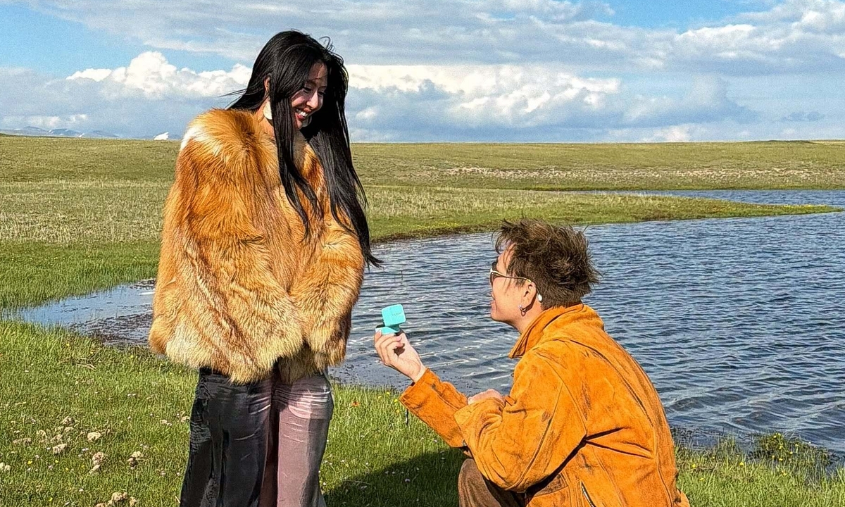 Quỳnh Anh Shyn Nhận Lời Cầu Hôn Tại Kyrgyzstan: Khoảnh Khắc Đáng Nhớ Trong Đời - hình ảnh - new88pg.vip
