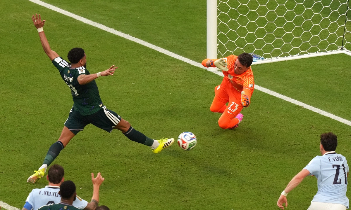 Arab Saudi 1-0 Uruguay (H2): Cột dọc cứu thua: góc nhìn mới cho người chơi Việt - hình ảnh - new88pg.vip