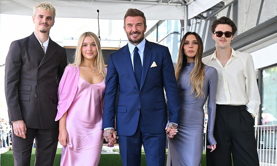 David Beckham Gắn Sao Hollywood: Dấu Ấn Huyền Thoại và Cơ Hội Giải Trí Mới từ NEW88 - hình ảnh - new88pg.vip David Beckham Gắn Sao Hollywood: Dấu Ấn Huyền Thoại và Cơ Hội Giải Trí Mới từ NEW88 - hình ảnh - new88pg.vip