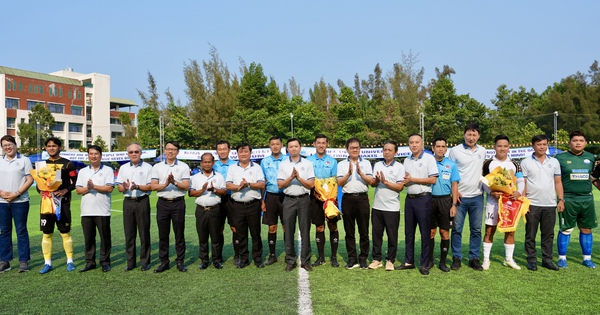 Bất ngờ xuất hiện cúp Kim Sang-sik tại Hàn Quốc: Các đội bóng sinh viên Việt Nam tranh tài - hình ảnh - new88pg.vip