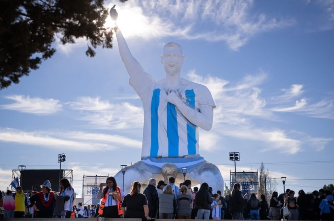 Argentina khánh thành tượng Messi cao 26 mét – Tôn vinh huyền thoại bóng đá thế giới - hình ảnh - new88pg.vip