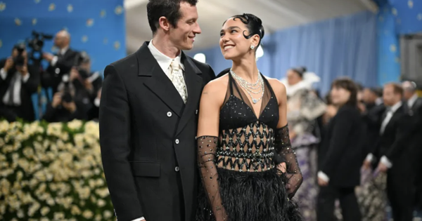 Dua Lipa và Callum Turner tổ chức đám cưới bí mật trước siêu tiệc tại Ý - hình ảnh - new88pg.vip