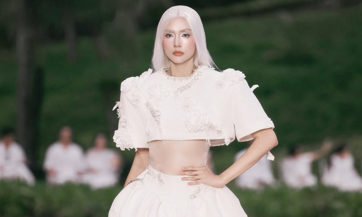 Võ Hoàng Yến catwalk trên môtô địa hình – điểm nhấn show thời trang mùa hè - hình ảnh - new88pg.vip Võ Hoàng Yến catwalk trên môtô địa hình – điểm nhấn show thời trang mùa hè - hình ảnh - new88pg.vip