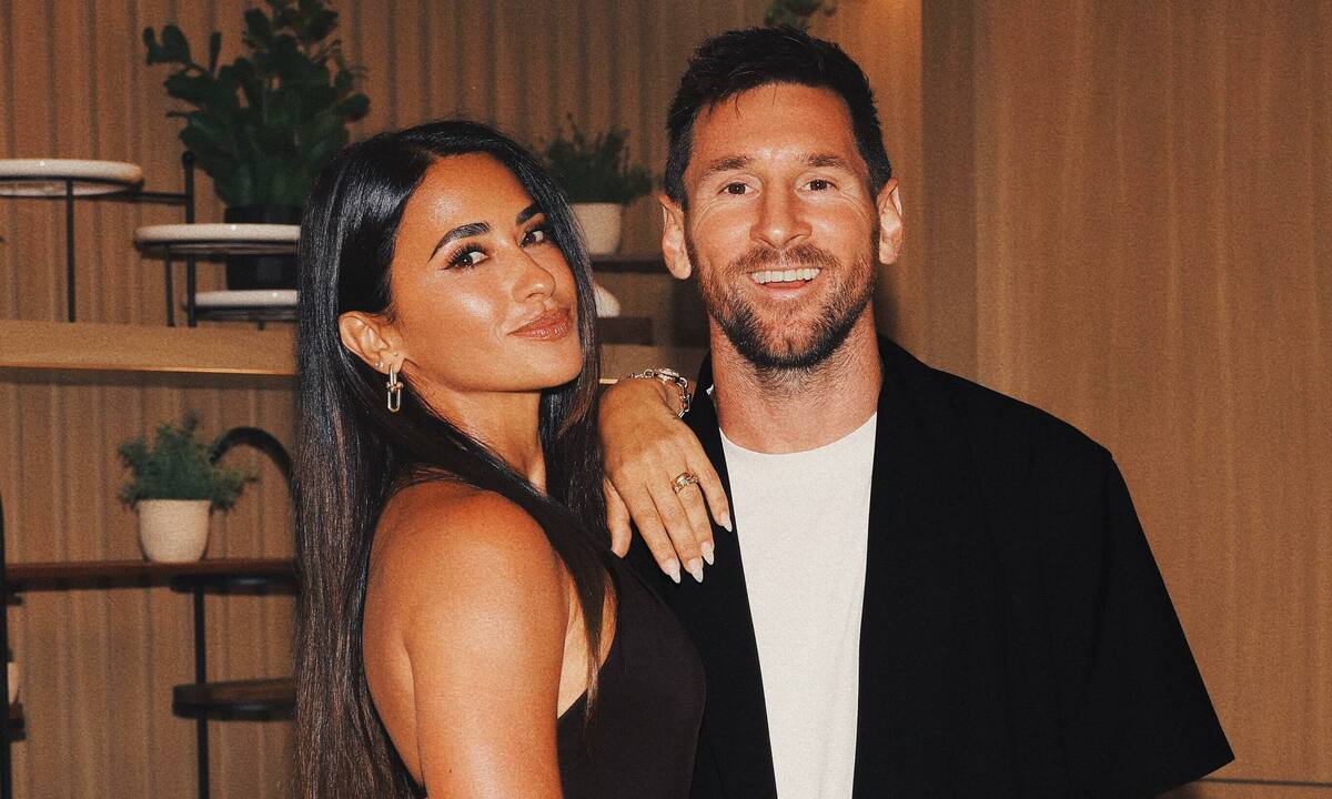NEW88 VIP – Câu chuyện tình 30 năm của Messi và vợ: Từ tuổi thơ đến đỉnh cao danh vọng - hình ảnh - new88pg.vip NEW88 VIP – Câu chuyện tình 30 năm của Messi và vợ: Từ tuổi thơ đến đỉnh cao danh vọng - hình ảnh - new88pg.vip