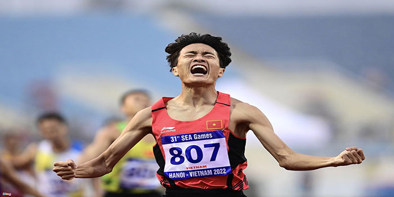 Lương Đức Phước giành HCĐ cự ly 1.500m nam.
